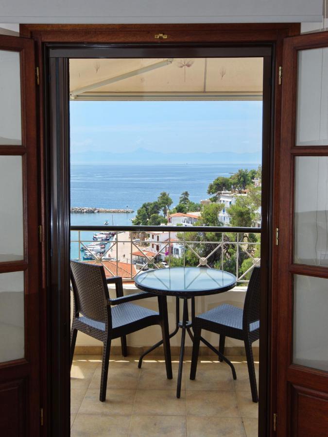 Elpida Apartment *